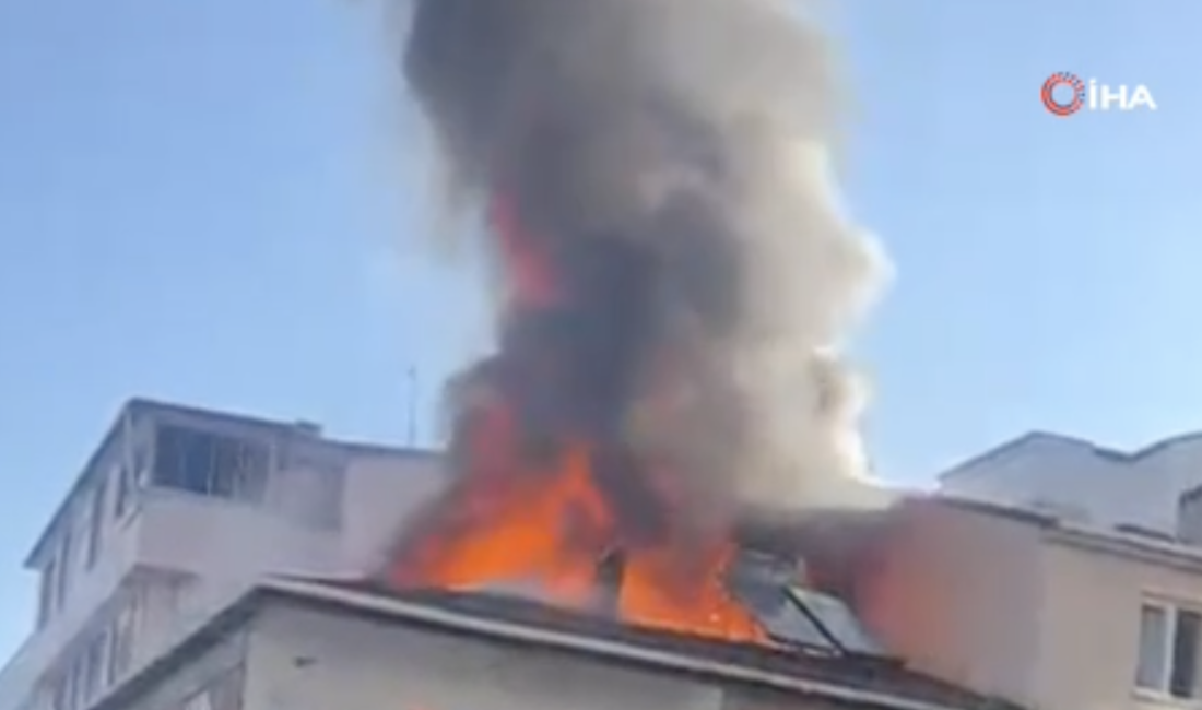 Kocaeli'nin Gebze ilçesinde 3 katlı binanın son katında çıkan yangın,
