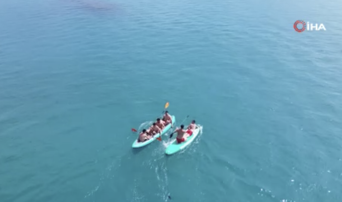 Kocaeli'nin Kandıra ilçesinde bu sezon sahillerde sıkça görülmeye başlayan şişme