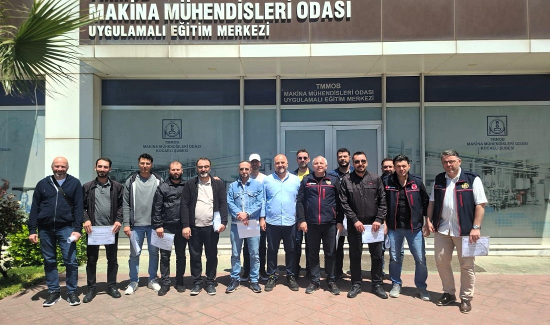Kocaeli Büyükşehir Belediyesi İtfaiye Dairesi Başkanlığı personeli, olası patlayıcı ortam