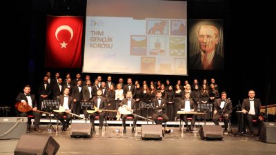 İzmit Belediyesi Türk Halk Müziği Gençlik Korosu, Doç. Kenan Serhat