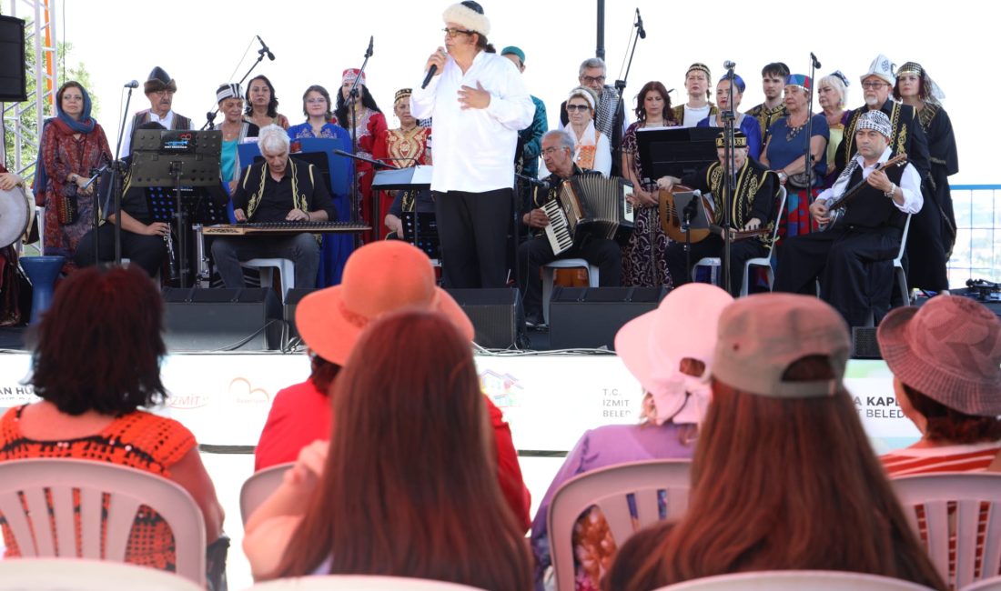 3. Kapanca Sokak Festivali kapsamında sahne alan Dragos Musiki Derneği