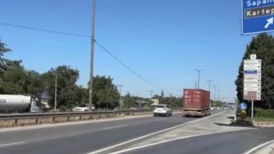 Kocaeli'nin Kartepe ilçesinde panelvanın yön tabelasına çarptığı kazada 1 kişi