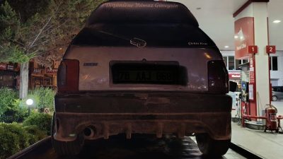 Kocaeli’de trafikte başlayan tartışmanın kesici aletlerin kullanıldığı kavgaya dönüşmesi sonucu