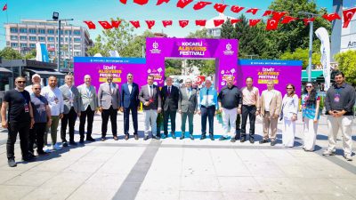 Kocaeli’de büyük heyecanla beklenen İzmit Alışveriş Festivali, Cumhuriyet Bulvarı’nda düzenlenen