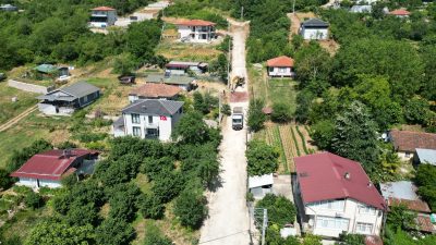 İzmit Belediyesi Fen İşleri Müdürlüğü ekipleri, Akmeşe’de güvenli ve konforlu