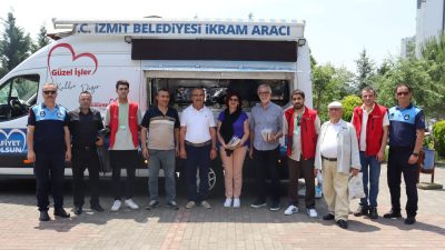 İzmit Belediyesi, Fevzi Çakmak Mahallesinde bulunan Tepebaşı Camii’nde Cuma Namazı