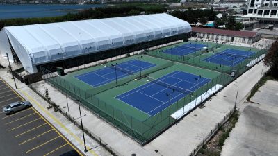 Kocaeli Büyükşehir Belediyesi, sporu toplumun her kesimine ulaştırmayı hedefleyen yatırımlarıyla