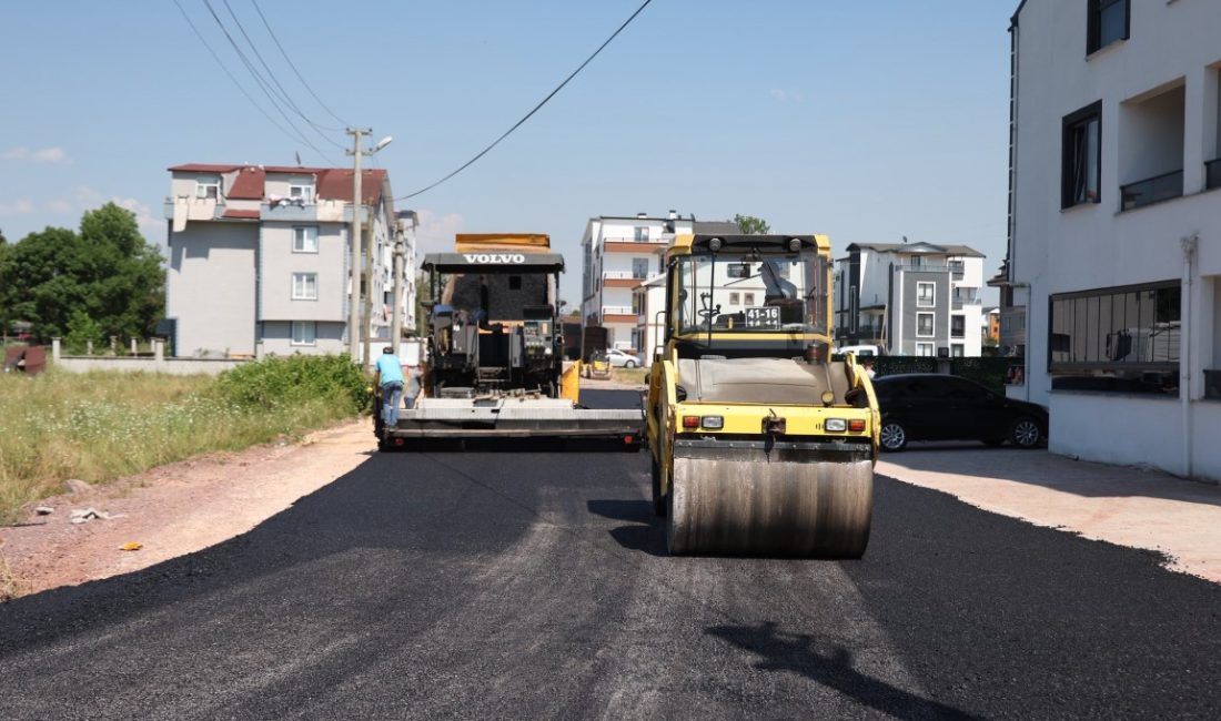 Kartepe Belediyesi, ilçe genelinde sürdürdüğü üst yapı ve yol yenileme