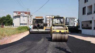 Kartepe Belediyesi, ilçe genelinde sürdürdüğü üst yapı ve yol yenileme