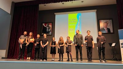 Kocaeli Büyükşehir Belediye Konservatuvarı’nda yıl sonu öğrenci konserleri başladı. İlk