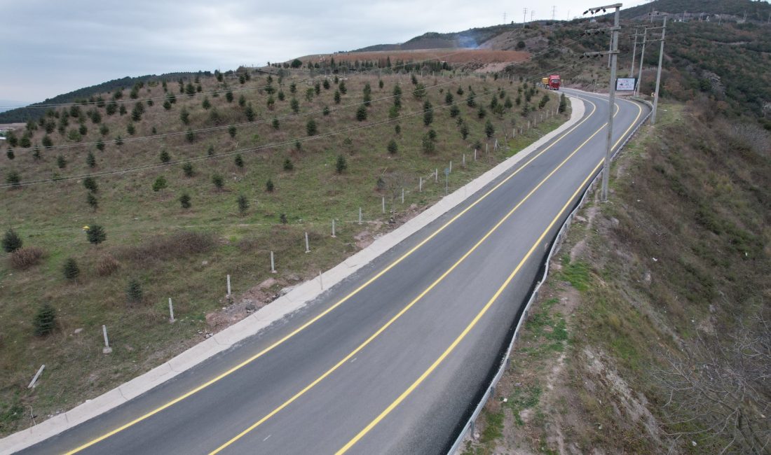 Kocaeli genelinde bir yandan yol yenileme çalışmaları yaparak mevcut yolların