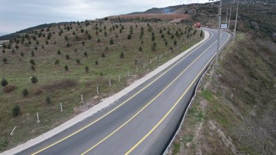 Kocaeli genelinde bir yandan yol yenileme çalışmaları yaparak mevcut yolların