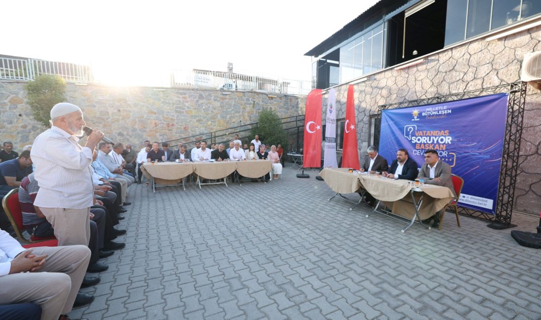 AK Parti Dilovası İlçe Başkanlığı'nın düzenlediği buluşmada Dilovası Belediye Başkanı