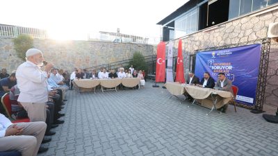 AK Parti Dilovası İlçe Başkanlığı'nın düzenlediği buluşmada Dilovası Belediye Başkanı