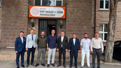 Milliyetçi Hareket Partisi (MHP) İzmit İlçe Başkanı İlker Kazan, yöneticileri