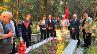 MHP Kocaeli İl Başkanı Enes Emengen, sabah namazının ardından babası