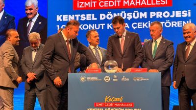 Kocaeli'nin en büyük kentsel dönüşüm projelerinden İzmit Cedit Mahallesi'nde hak