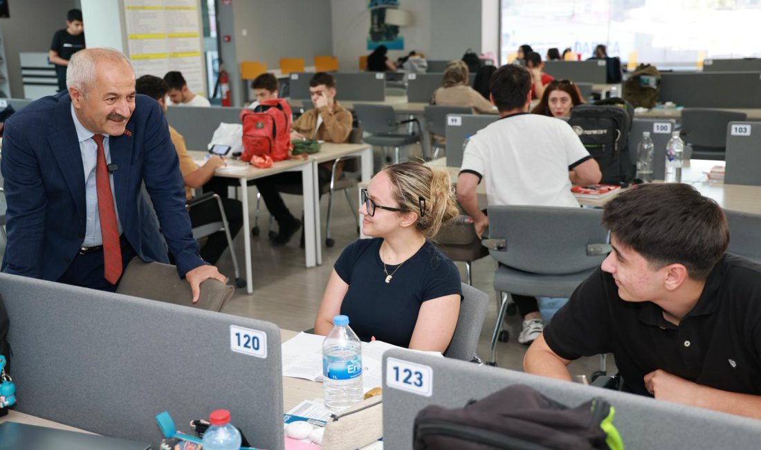 Gebze Belediye Başkanı Zinnur Büyükgöz, Yükseköğretim Kurumları Sınavı (YKS) öncesinde