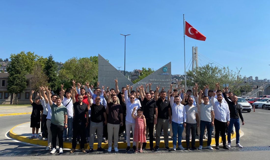 Kocaeli Ülkü Ocakları, karne alan ortaöğretim teşkilatı öğrencileri için Körfez'de