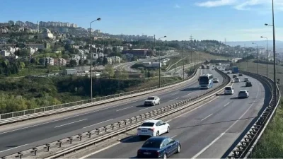 Kocaeli'de TEM Otoyolu'nun Muallimköy ile Gebze kavşakları arasındaki İstanbul istikameti,