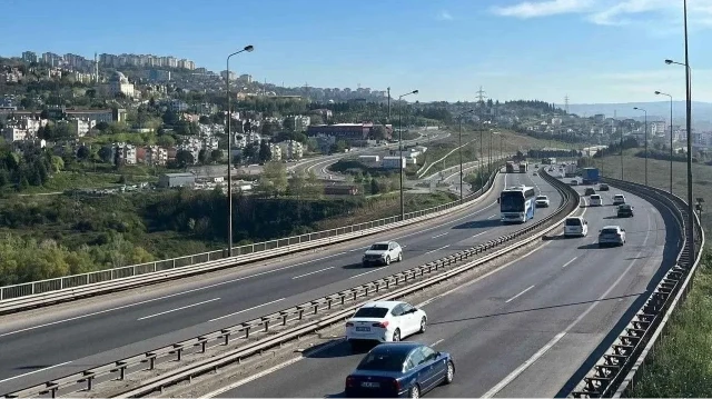 Kocaeli'de TEM Otoyolu'nun Muallimköy ile Gebze kavşakları arasındaki İstanbul istikameti,