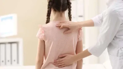  Ortopedi ve Travmatoloji Uzmanı Prof. Dr. Hayati Aygün, skolyozda