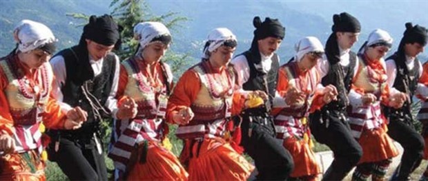 Türk halk kültürünün en önemli miraslarından biri olan horonda yeni
