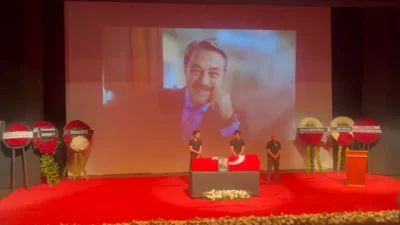 Yeşilçam’ın usta oyuncusu Kadir İnanır için Harbiye Muhsin Ertuğrul Sahnesi’nde