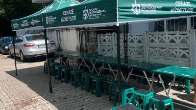 Kocaeli Büyükşehir Belediyesi, cenaze hizmetlerinin ardından taziye sürecinde de vatandaşların