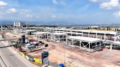 Kocaeli Büyükşehir Belediyesi’nin kente kazandırdığı vizyon projelerden Sosyal Yaşam Merkezi’nde