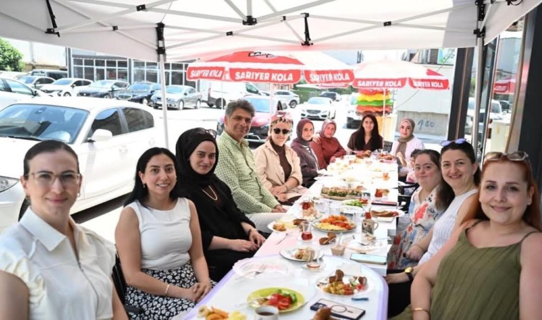 Kartepe Belediye Başkanı Av. M. Mustafa Kocaman, İstasyon Mahallesi’nde faaliyet