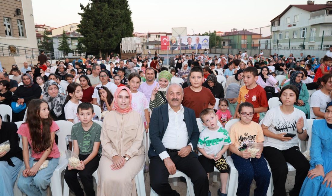 Gebze Belediyesi'nin, yaz akşamlarını renklendiren Mahallemde Sinema Var etkinliği, Beylikbağı