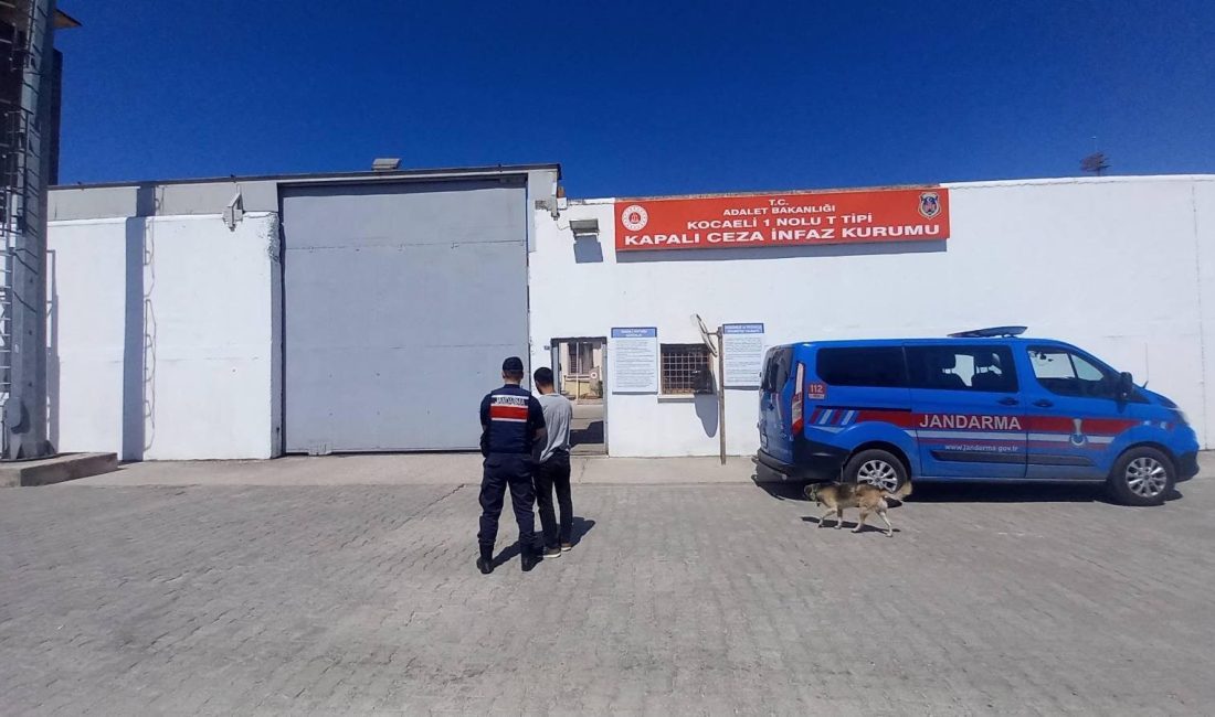 Hakkında 8 yıl 4 ay kesinleşmiş hapis cezası bulunan firari