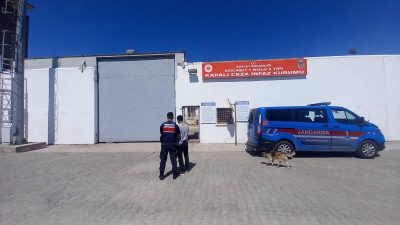 Hakkında 8 yıl 4 ay kesinleşmiş hapis cezası bulunan firari