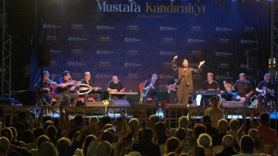 Kocaeli Büyükşehir Belediyesi, Türk klarnetinin efsane ismi Mustafa Kandıralı'nın sanat