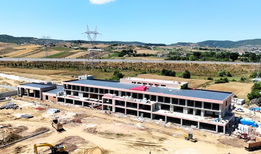 Sporda başarıyı tesisleşmeyle destekleyen Kocaeli Büyükşehir Belediyesi, modern spor yatırımlarına