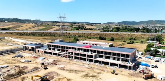 Sporda başarıyı tesisleşmeyle destekleyen Kocaeli Büyükşehir Belediyesi, modern spor yatırımlarına