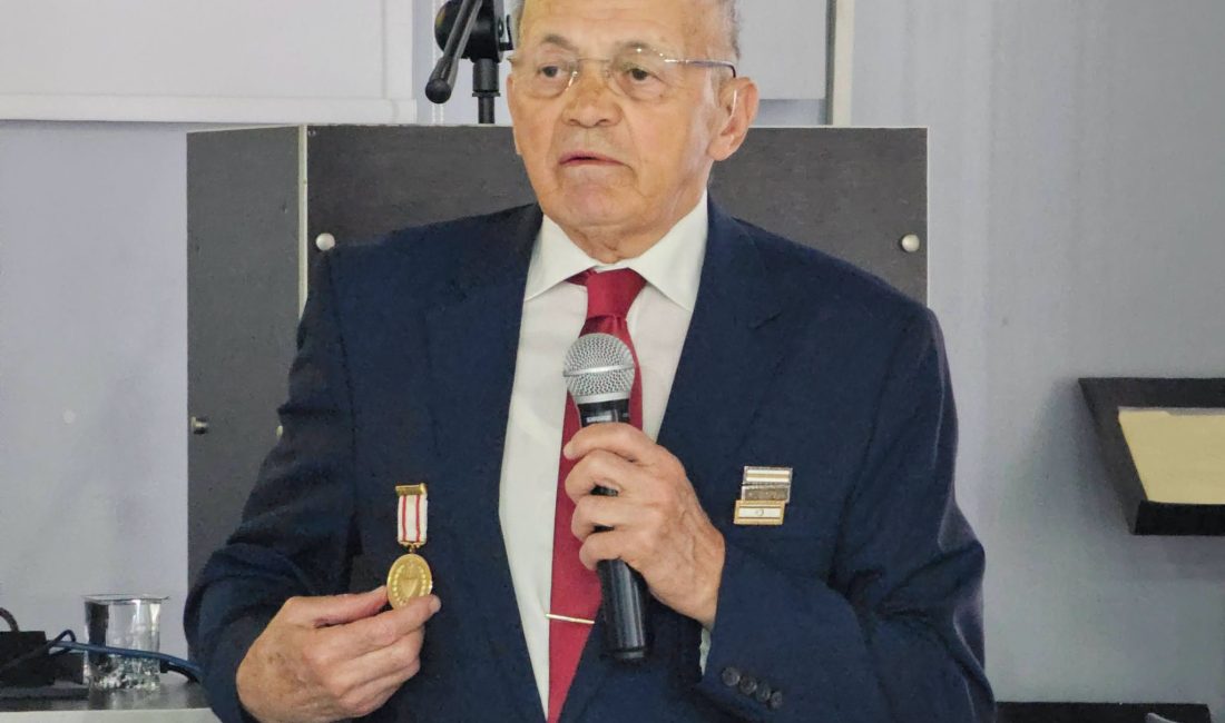 Gölcük Belediyesi ve Türkiye Emekli Astsubaylar Derneği ortaklığında düzenlenen konferans
