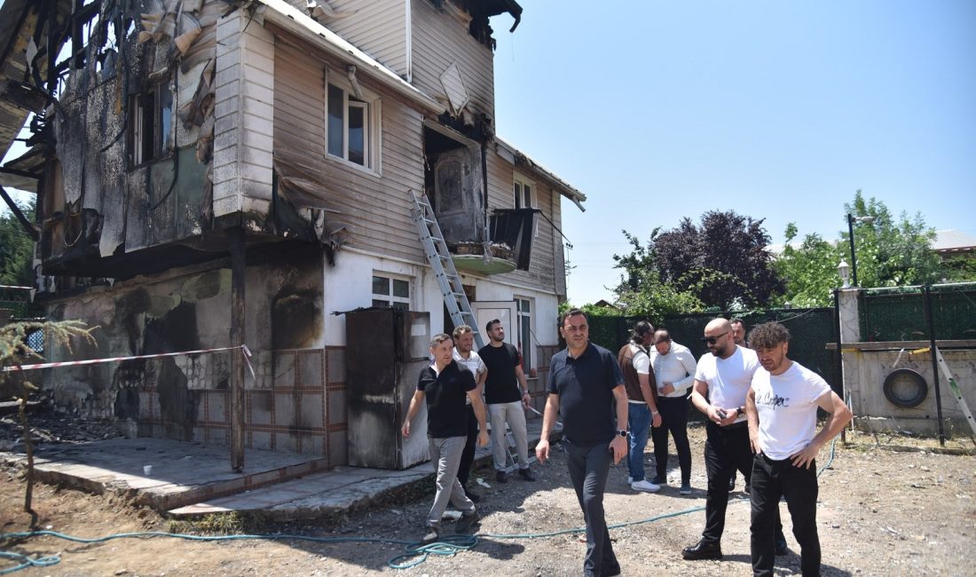Başiskele Belediye Başkanı M. Yasin Özlü, evi yanan Mansur Çoban’ı