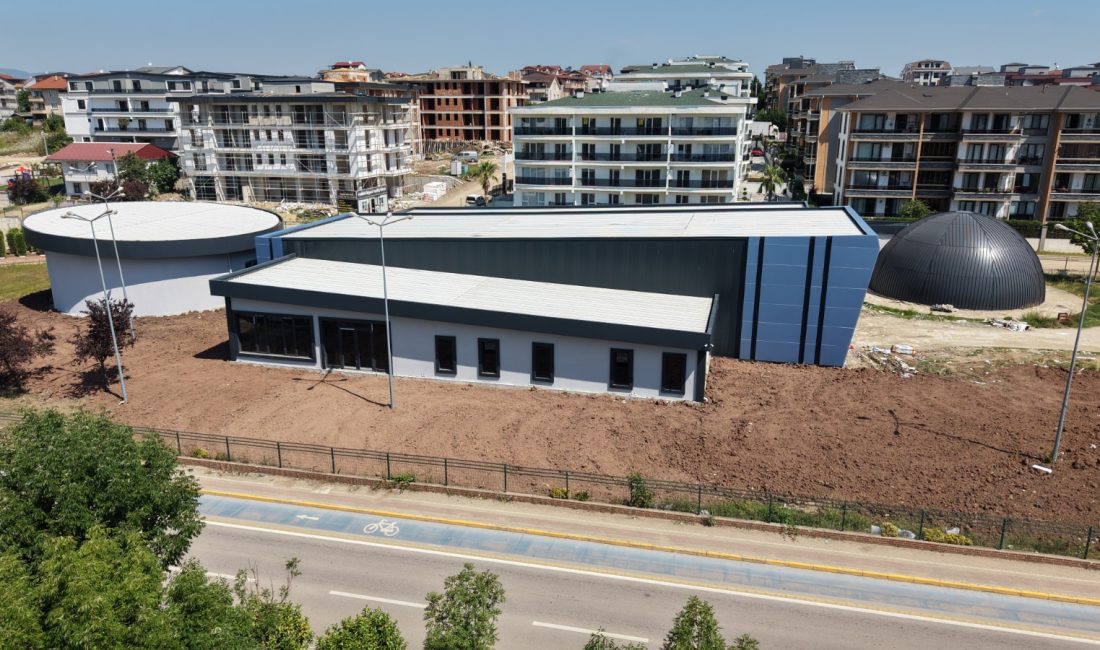 Başiskele Belediyesi tarafından Yeşilyurt Mahallesi'nde yapımı tamamlanma aşamasına gelen 15