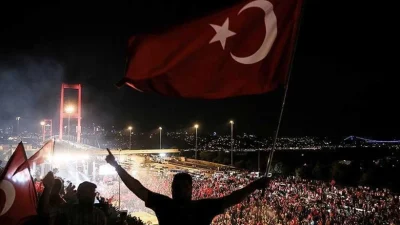 15 Temmuz Demokrasi ve Milli Birlik Günü dolayısıyla bankalar, noterler