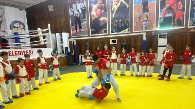 Olimpiyat ikincisi, Dünya ve Avrupa şampiyonu milli karatecimiz Eray Şamdan'ın