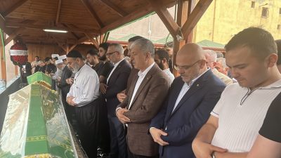 Kocaeli'de tıra arakadan çarpan otomobilde hayatını kaybeden baba ile oğul