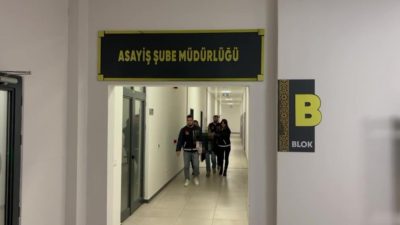 Kocaeli'de 19 yıl önce çöp konteynerinde göbek bağı boğazına dolanmış