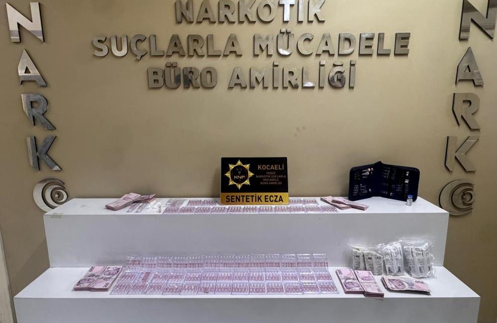 Kocaeli'de düzenlenen operasyonlarda 316 sentetik ecza ile 146 bin 740