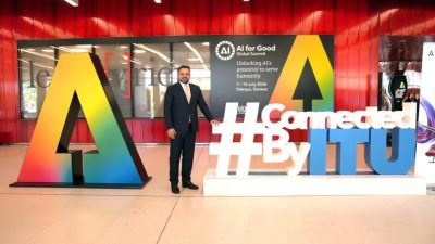 Turkcell Genel Müdürü Dr. Ali Taha Koç, yapay zekâ yarışında