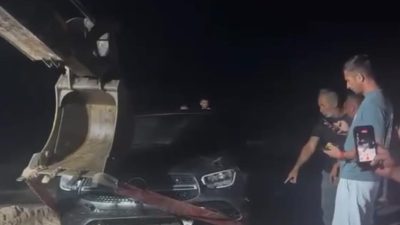 Kocaeli'nin Kandıra ilçesinde sürücüsünün kontrolünden çıkan otomobil, tatilcilerin çadır kurduğu