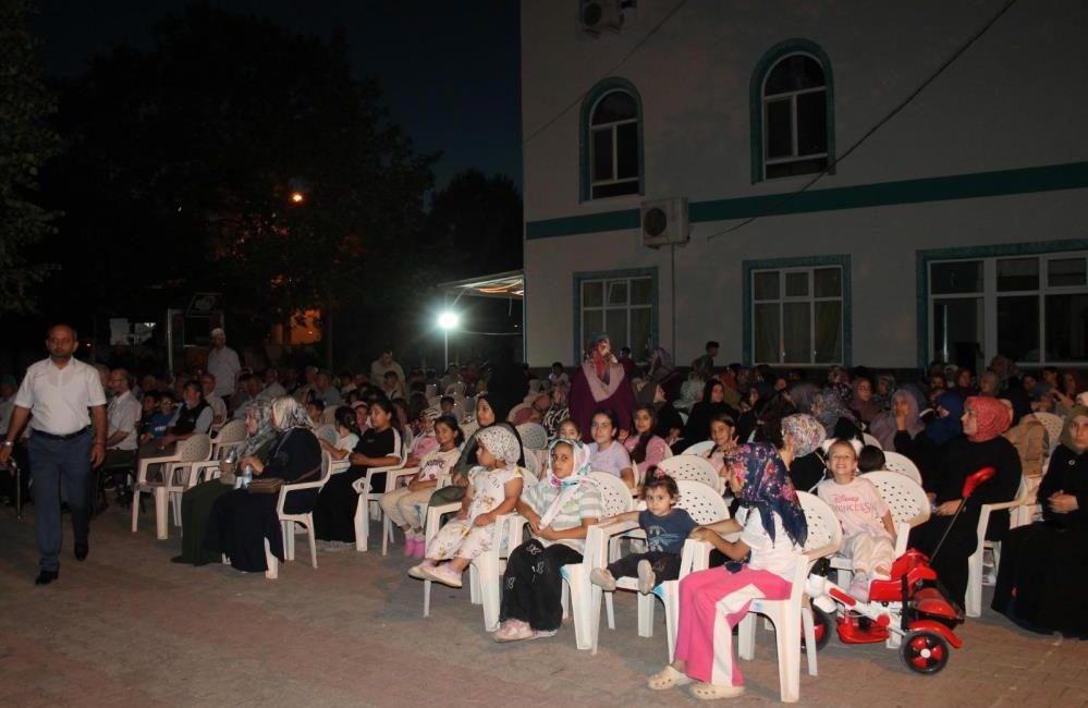 Körfez'de düzenlenen Vefa Geceleri programına katılan Kocaeli İl Müftüsü Mehmet