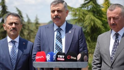 İçişleri Bakanı Mustafa Çiftçi, çeşitli ziyaretler için geldiği Kocaeli'de Büyükşehir