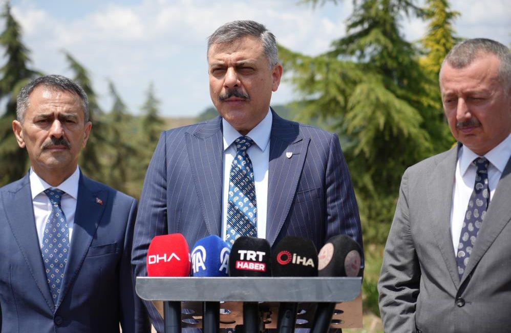 İçişleri Bakanı Mustafa Çiftçi, çeşitli ziyaretler için geldiği Kocaeli'de Büyükşehir